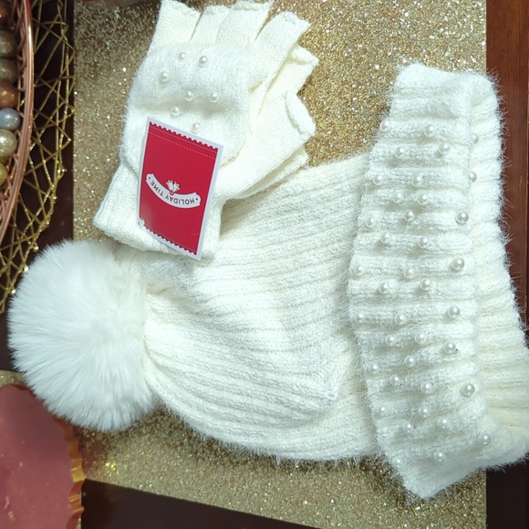 White Pearl Hat and Glove Set - Picture 1 of 1
